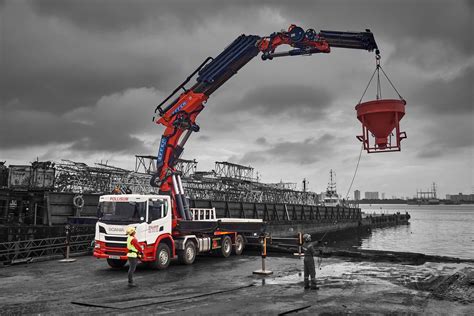 Lorry Crane Lifting .